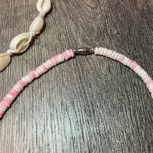 3 Shell Pooka Bead Necklaces💓🐚 - Picture 7 of 8